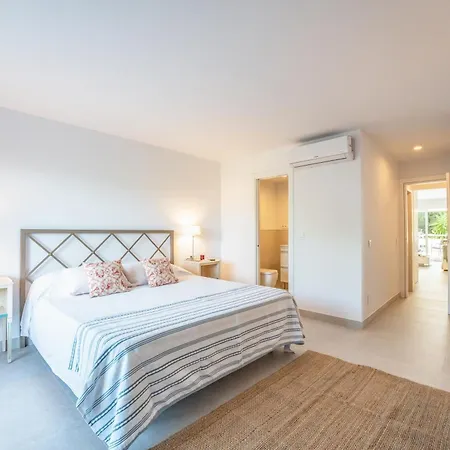 Montegolf Renovated Flat By Kura Homes