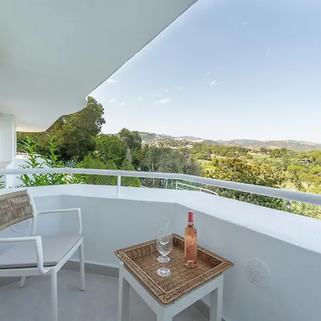 Montegolf Renovated Flat By Kura Homes *