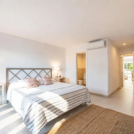 Montegolf Renovated Flat By Kura Homes *