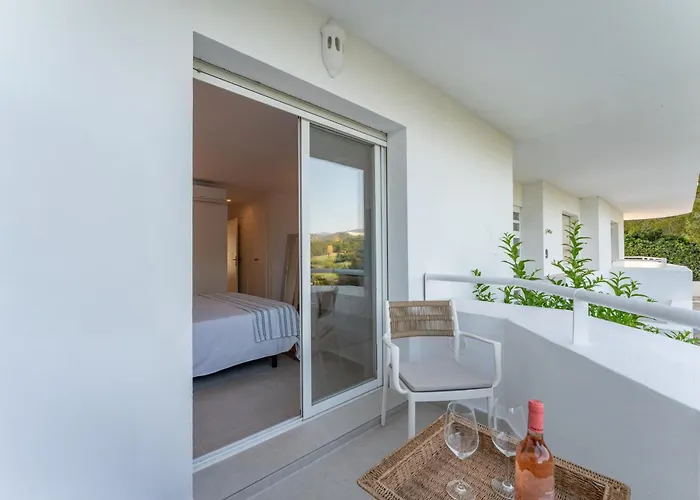 Appartamento Renovated 2 Bedroom 5 Min Walk To The