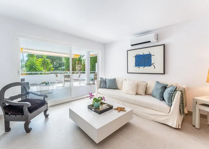 Renovated 2 Bedroom 5 Min Walk To The