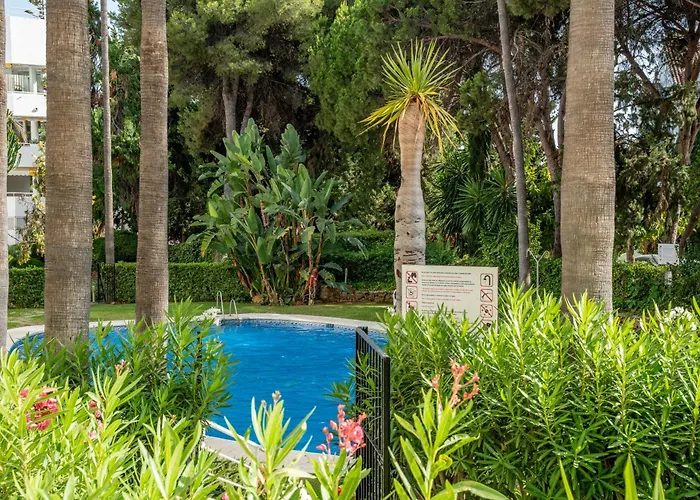 Renovated 2 Bedroom 5 Min Walk To The Marbella