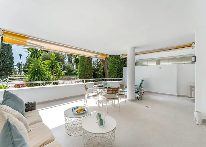 Renovated 2 Bedroom 5 Min Walk To The * Marbella
