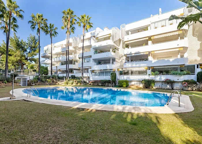 Renovated 2 Bedroom 5 Min Walk To The * Marbella